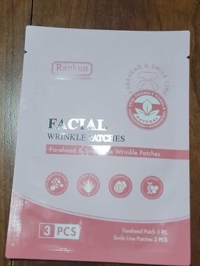 Facial wrinkle patches